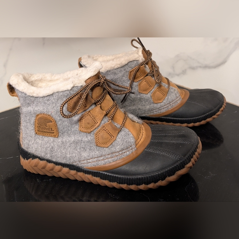 Sorel Out 'n About Plus Felt Winter Boot - Gray/Tan - Picture 5 of 11